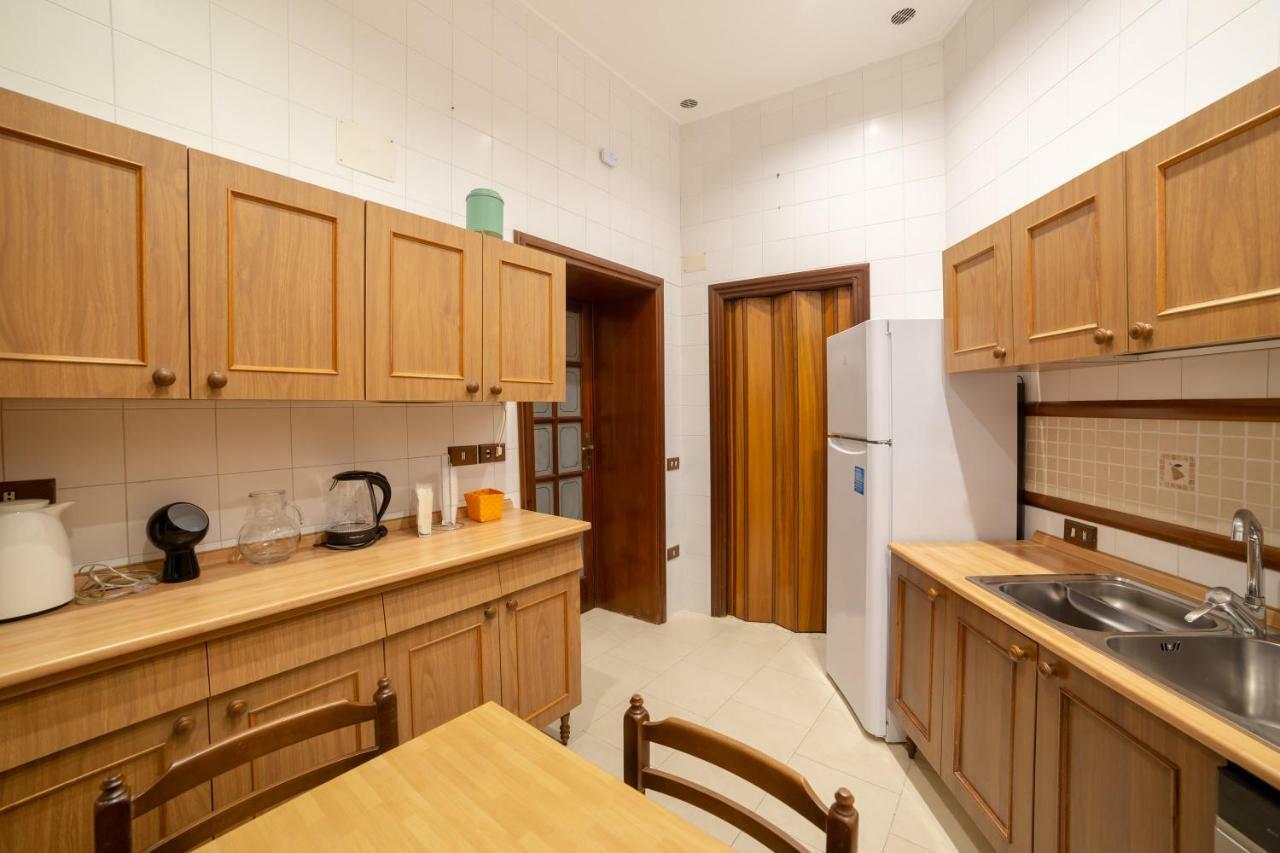 The Dante Apartment By HouseinНаполи Екстериор снимка